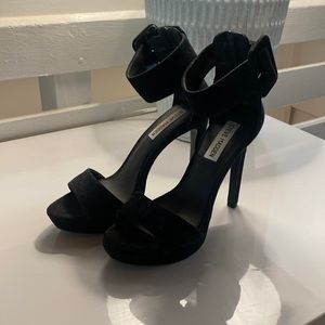 Black Steve Madden heels size 5.5